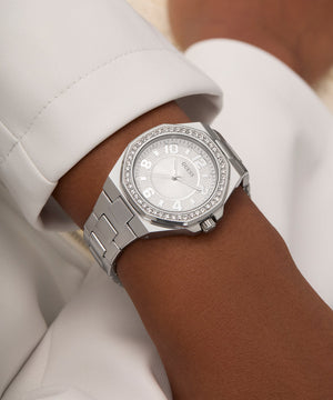 Reloj Dama Silver-Tone Crystal Bezel - Guess