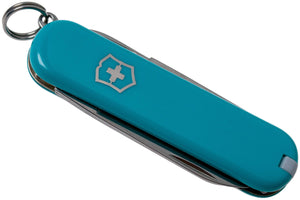 Victorinox Classic SD - Navaja Suiza Mountain Lake